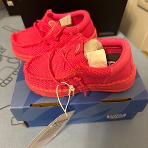 Toddler Hey Dudes shoes electric pink